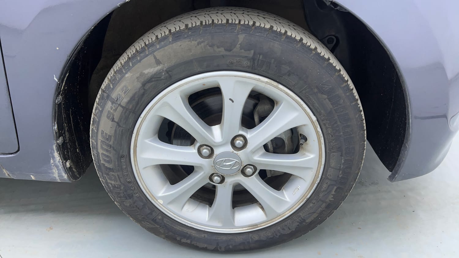 Used 2014 Hyundai Grand i10 Asta AT 1.2 Kappa VTVT Petrol Automatic tyres RIGHT FRONT TYRE RIM VIEW