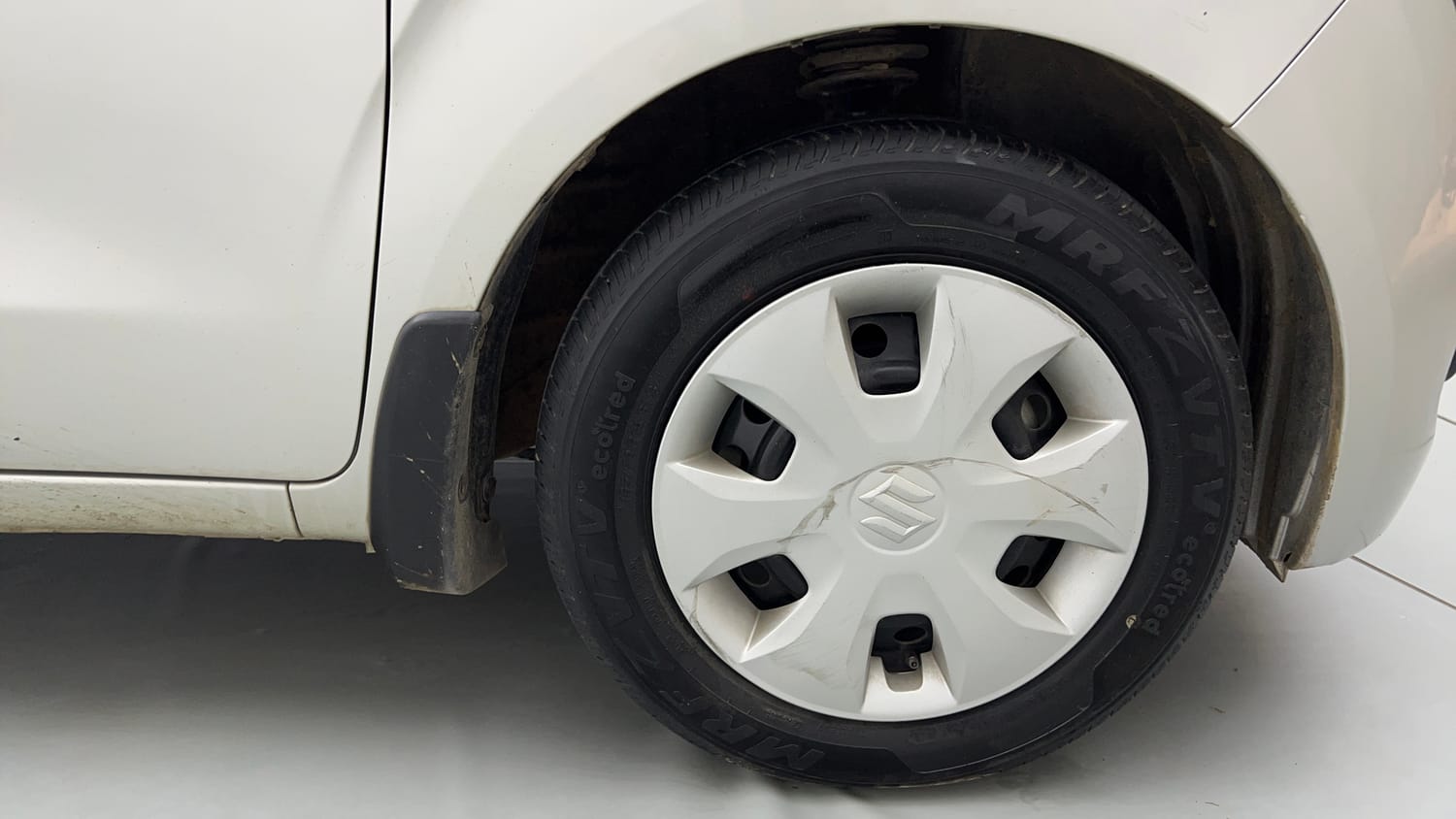 Used 2022 Maruti Suzuki Wagon R VXI 1.0 Petrol Manual tyres RIGHT FRONT TYRE RIM VIEW