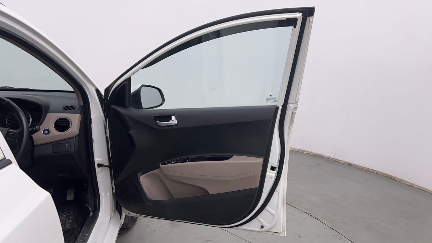 Used 2017 Hyundai Grand i10 Asta 1.2 Kappa VTVT Petrol Manual interior RIGHT FRONT DOOR OPEN VIEW