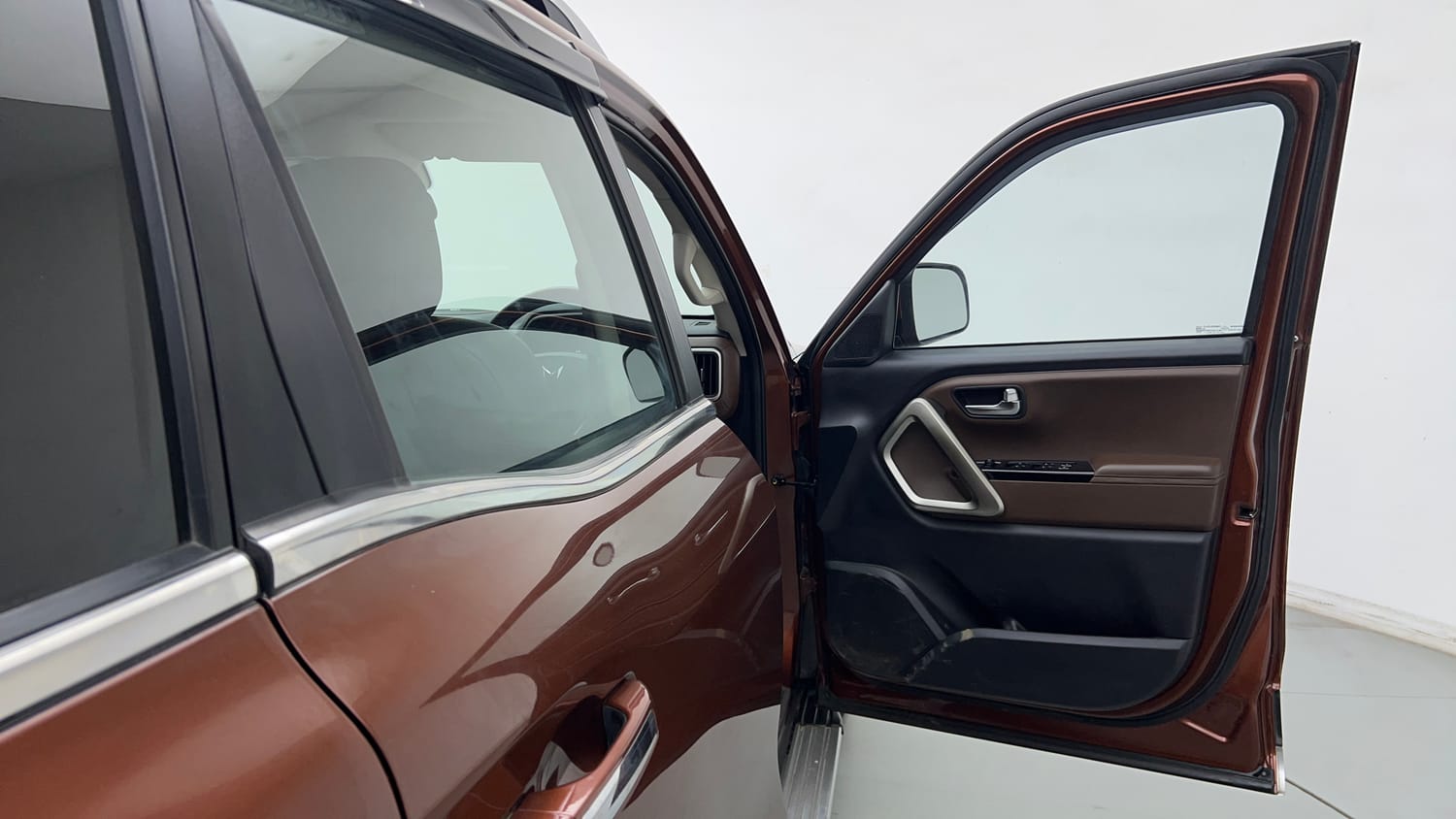 Used 2023 Mahindra Scorpio N Z8 L Petrol MT 7 STR Petrol Manual interior RIGHT FRONT DOOR OPEN VIEW