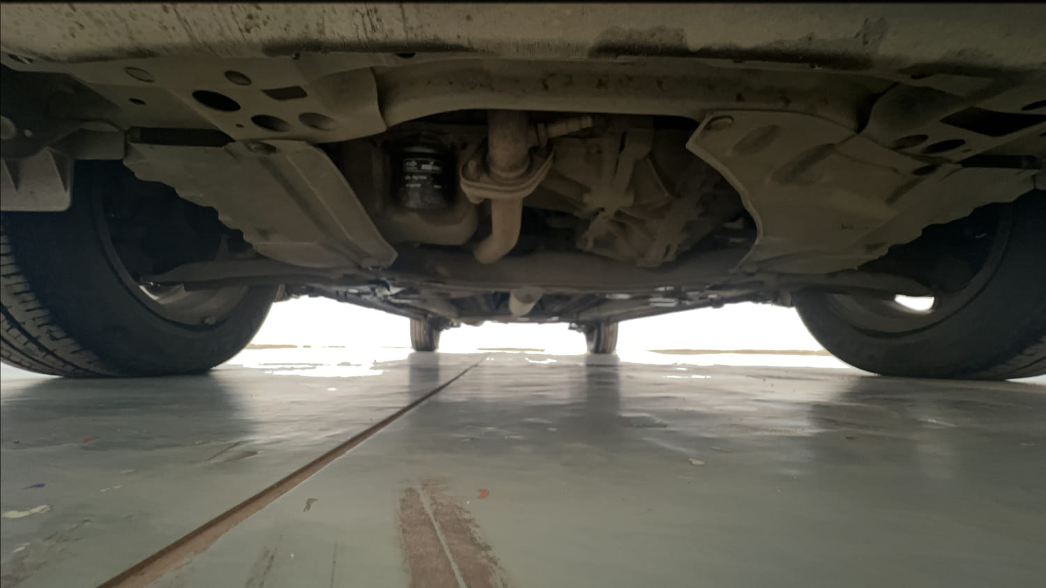 Used 2016 Maruti Suzuki Ertiga ZXI Petrol Manual extra FRONT LEFT UNDERBODY VIEW