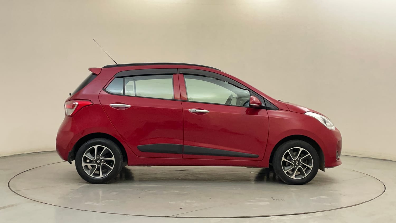 Used 2018 Hyundai Grand i10 Asta 1.2 Kappa VTVT Petrol Manual exterior RIGHT SIDE VIEW