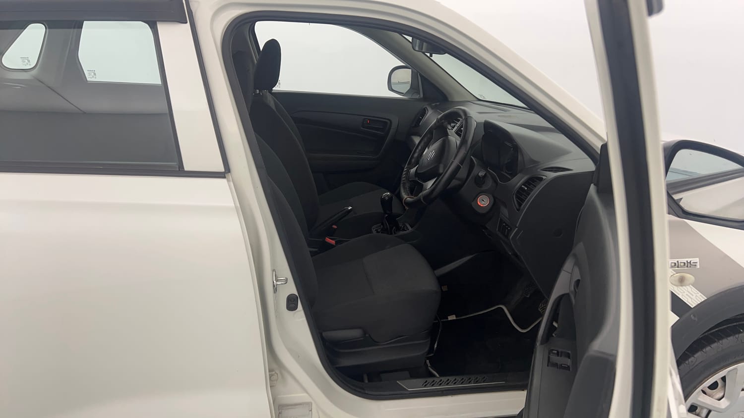 Used 2017 Maruti Suzuki Vitara Brezza LDi (O) Diesel Manual interior RIGHT SIDE FRONT DOOR CABIN VIEW