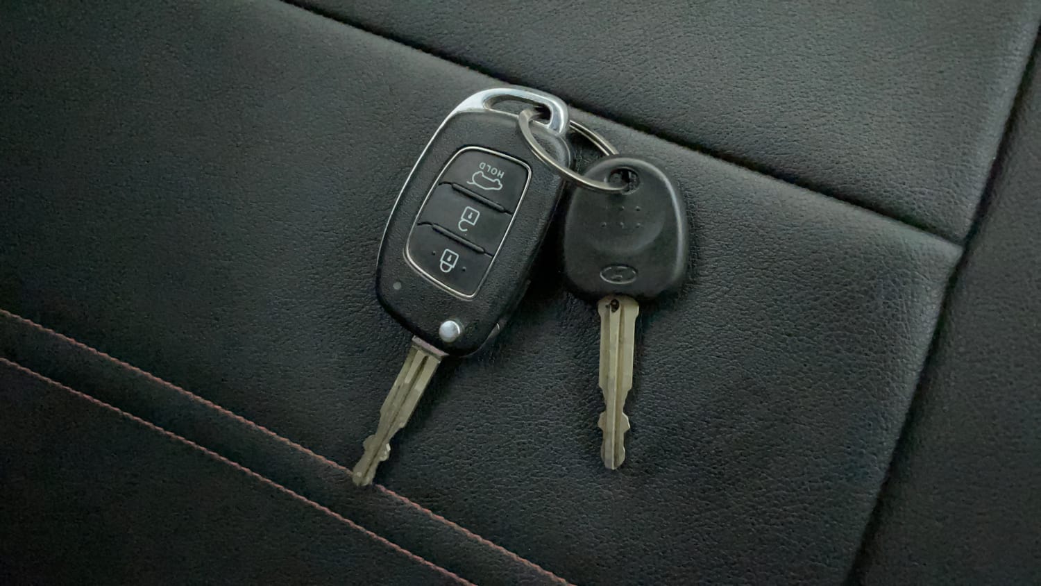 Used 2019 Hyundai Elite i20 Sportz Plus 1.2 Dual Tone Petrol Manual extra CAR KEY VIEW