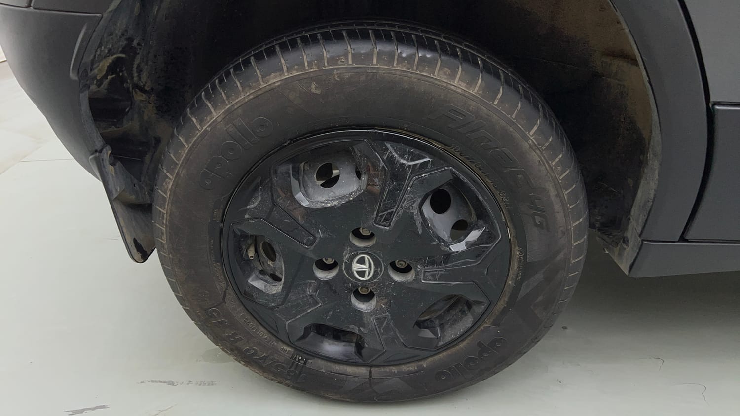 Used 2022 Tata Punch Adventure MT Petrol Manual tyres RIGHT REAR TYRE RIM VIEW