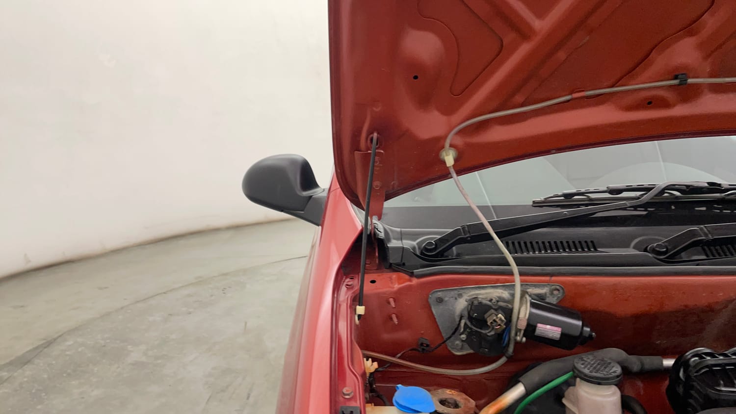 Used 2018 Maruti Suzuki Alto 800 LXi Petrol Manual engine ENGINE RIGHT SIDE HINGE & APRON VIEW