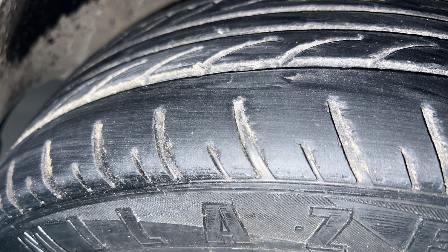 Used 2020 Tata Tigor XM Petrol Manual tyres RIGHT FRONT TYRE TREAD VIEW