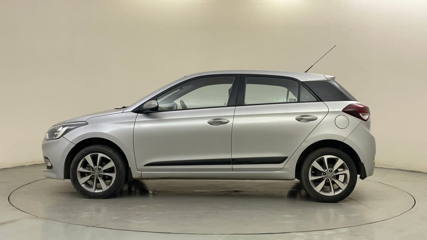 Used 2015 Hyundai Elite i20 Sportz 1.2 (O) Petrol Manual exterior LEFT SIDE VIEW