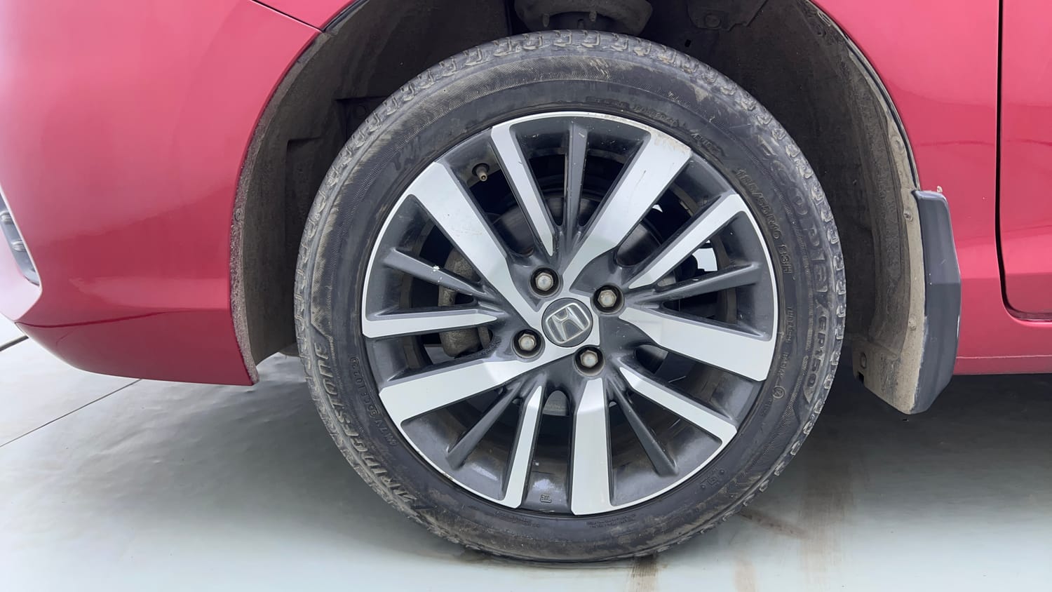 Used 2022 Honda City ZX Petrol Petrol Manual tyres LEFT FRONT TYRE RIM VIEW