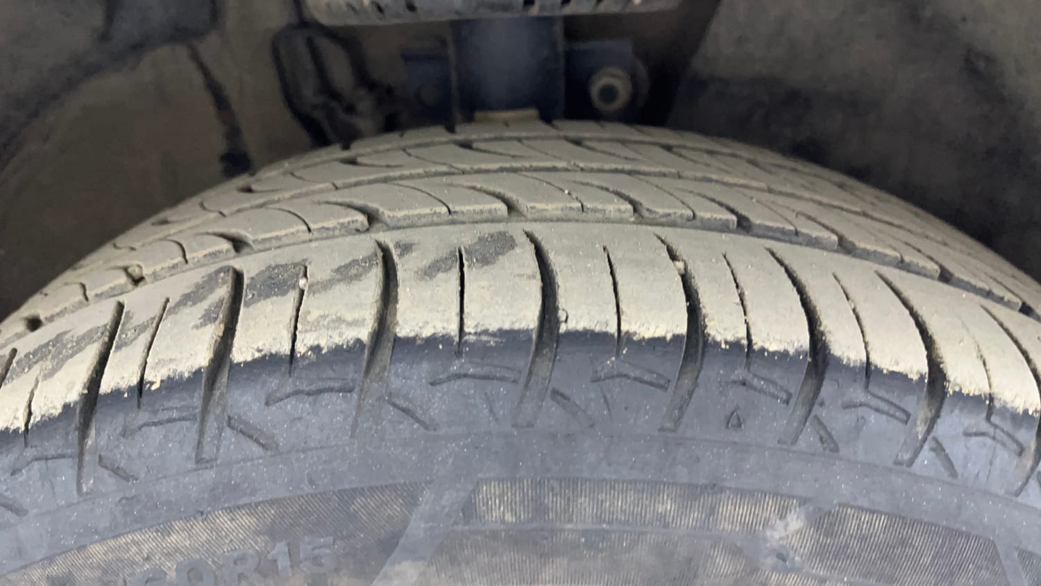 Used 2018 Volkswagen Ameo Comfortline 1.0L (P) Petrol Manual tyres RIGHT FRONT TYRE TREAD VIEW