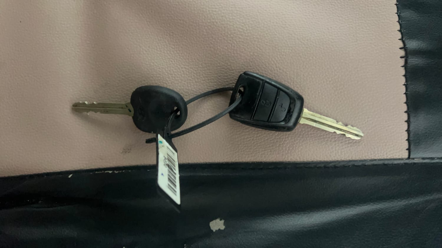 Used 2017 Hyundai Grand i10 Sportz 1.2 Kappa VTVT Petrol Manual extra CAR KEY VIEW