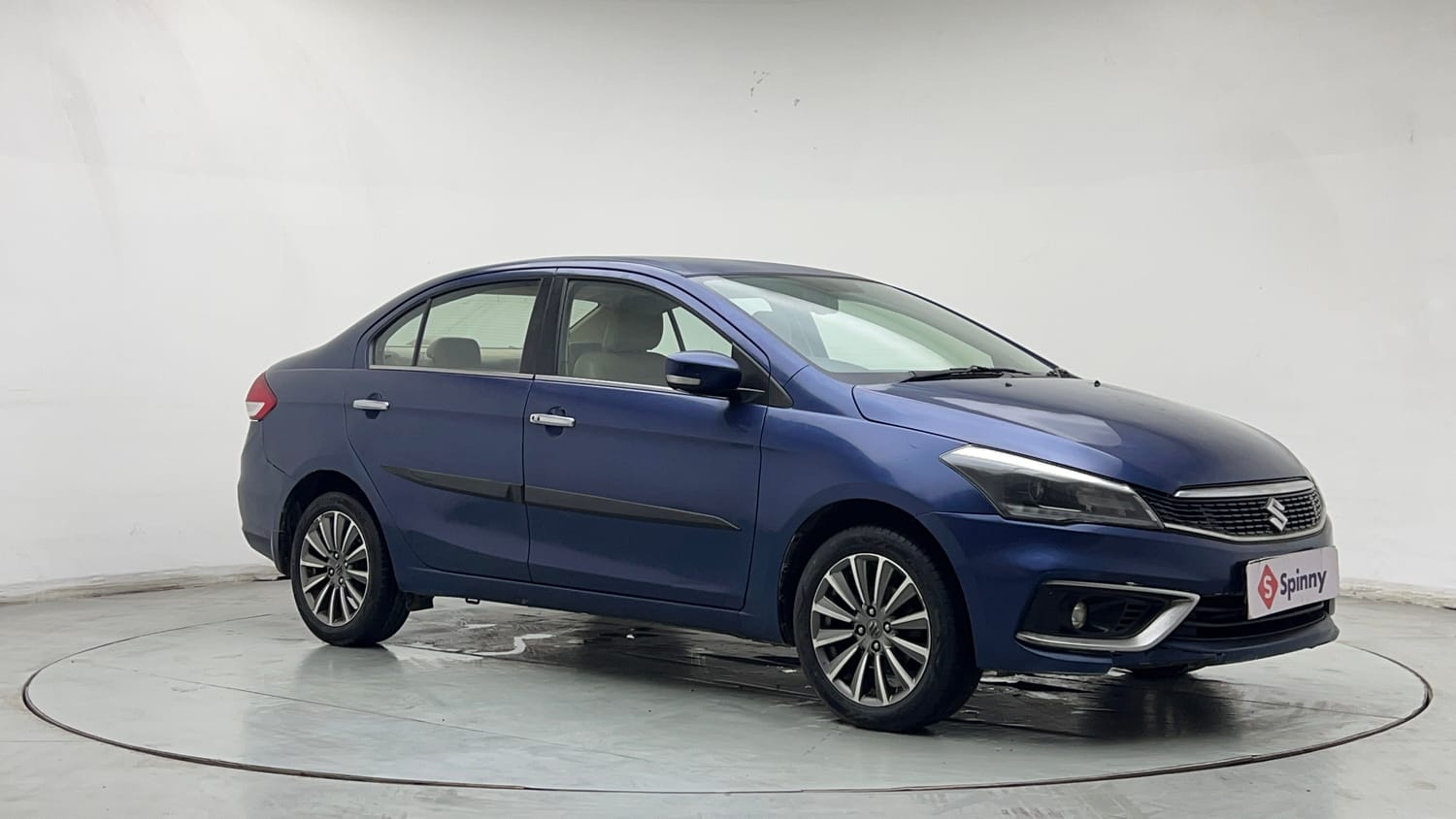 Used 2019 Maruti Suzuki Ciaz Alpha Hybrid 1.5 Petrol Manual exterior RIGHT FRONT CORNER VIEW