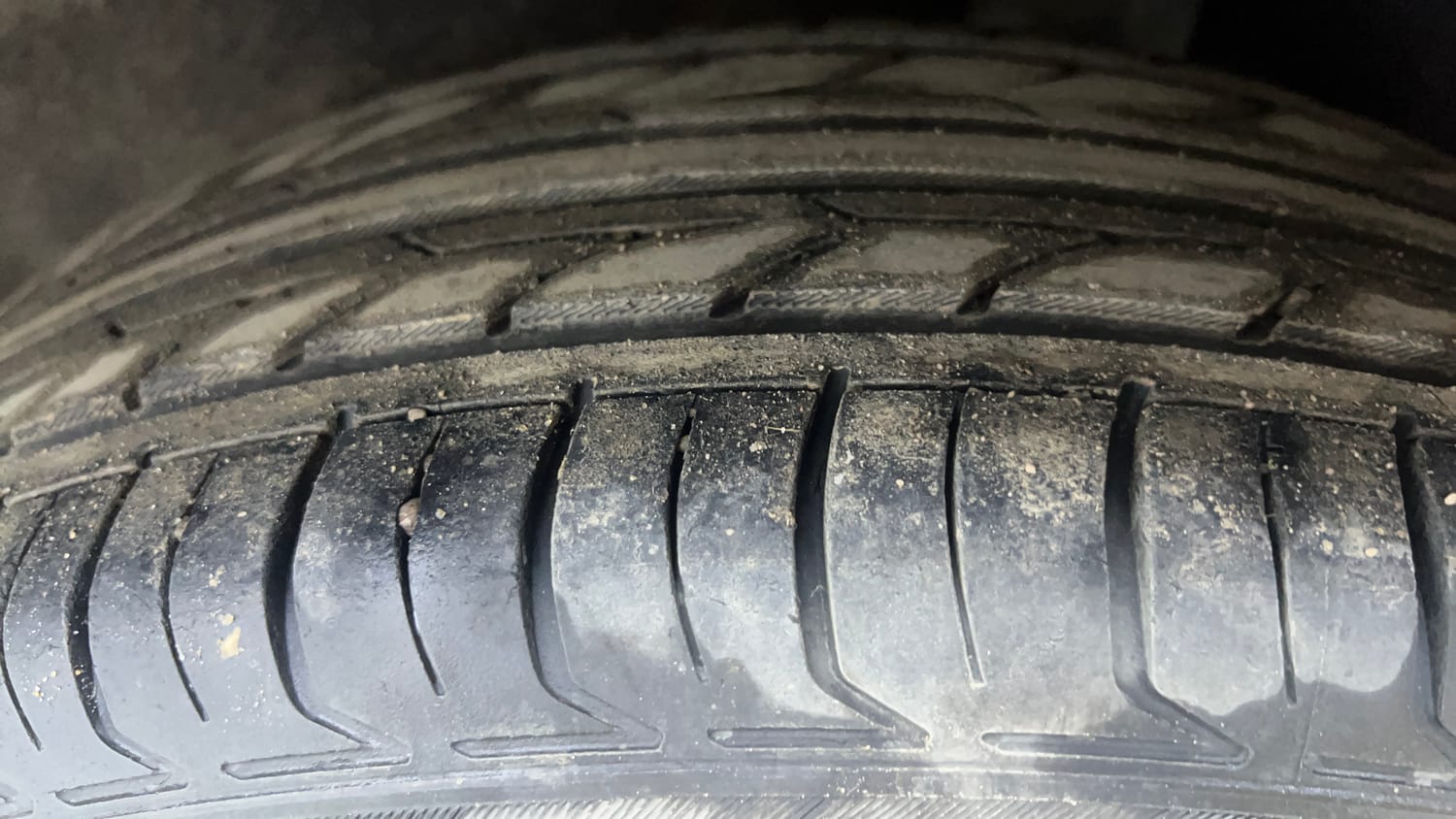 Used 2017 Ford EcoSport Titanium 1.5L TDCi Diesel Manual tyres LEFT REAR TYRE TREAD VIEW