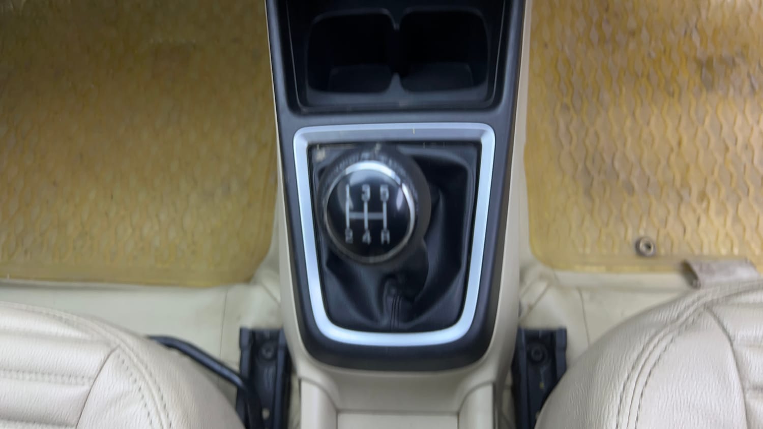 Used 2018 Maruti Suzuki Dzire VXi Petrol Manual interior GEAR  KNOB VIEW