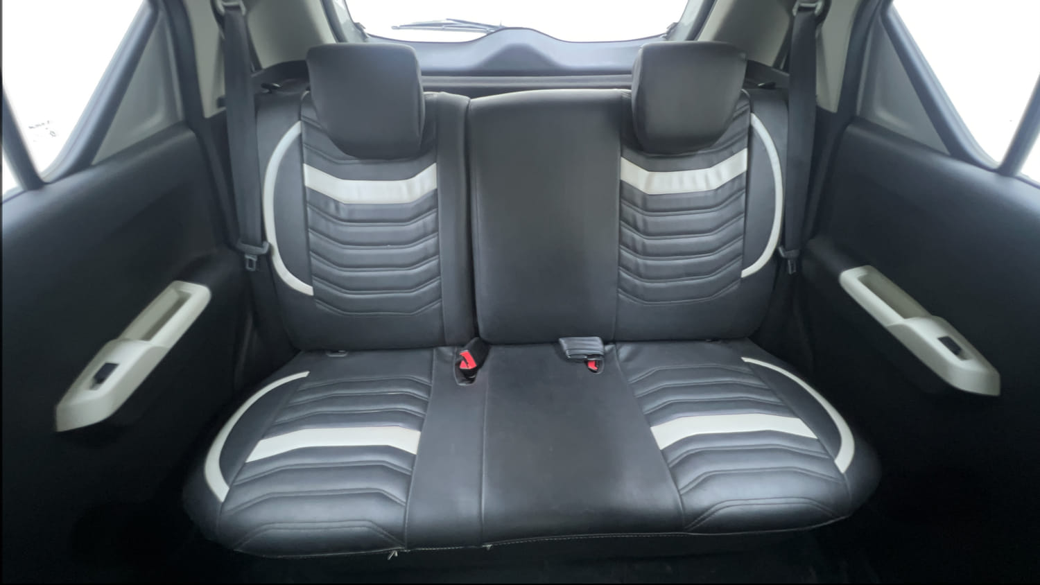 Used 2021 Maruti Suzuki Ignis Zeta 1.2 MT Petrol Manual interior REAR SEAT CONDITION VIEW