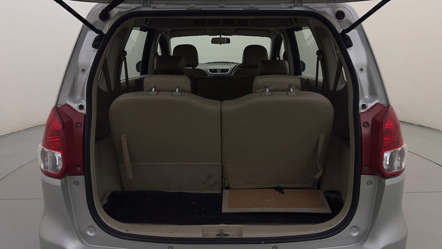 Used 2017 Maruti Suzuki Ertiga VXI AT Petrol Automatic interior DICKY INSIDE VIEW
