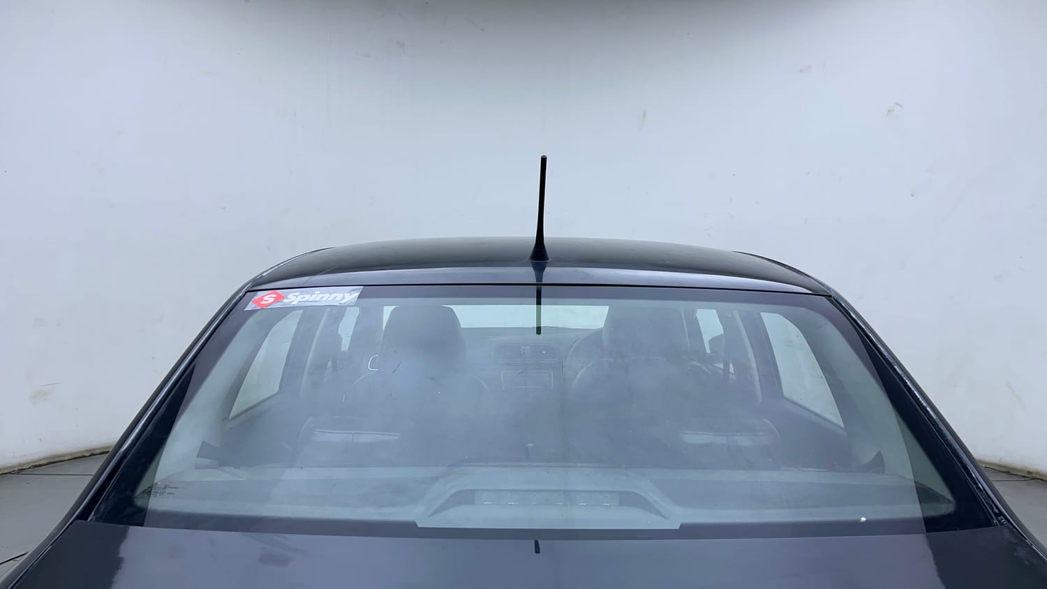 Used 2018 Volkswagen Ameo Comfortline 1.0L (P) Petrol Manual exterior BACK WINDSHIELD VIEW
