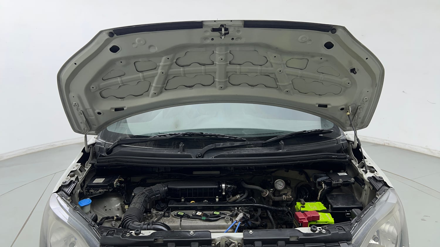Used 2021 Maruti Suzuki Wagon R LXi 1.0 CNG Cng Manual engine ENGINE & BONNET OPEN FRONT VIEW