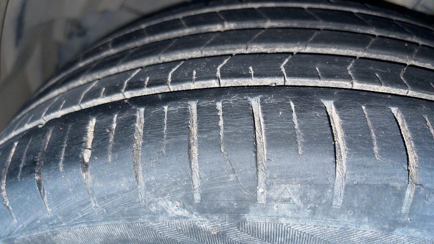Used 2020 Maruti Suzuki Ciaz Alpha 1.5 AT Petrol Automatic tyres LEFT FRONT TYRE TREAD VIEW