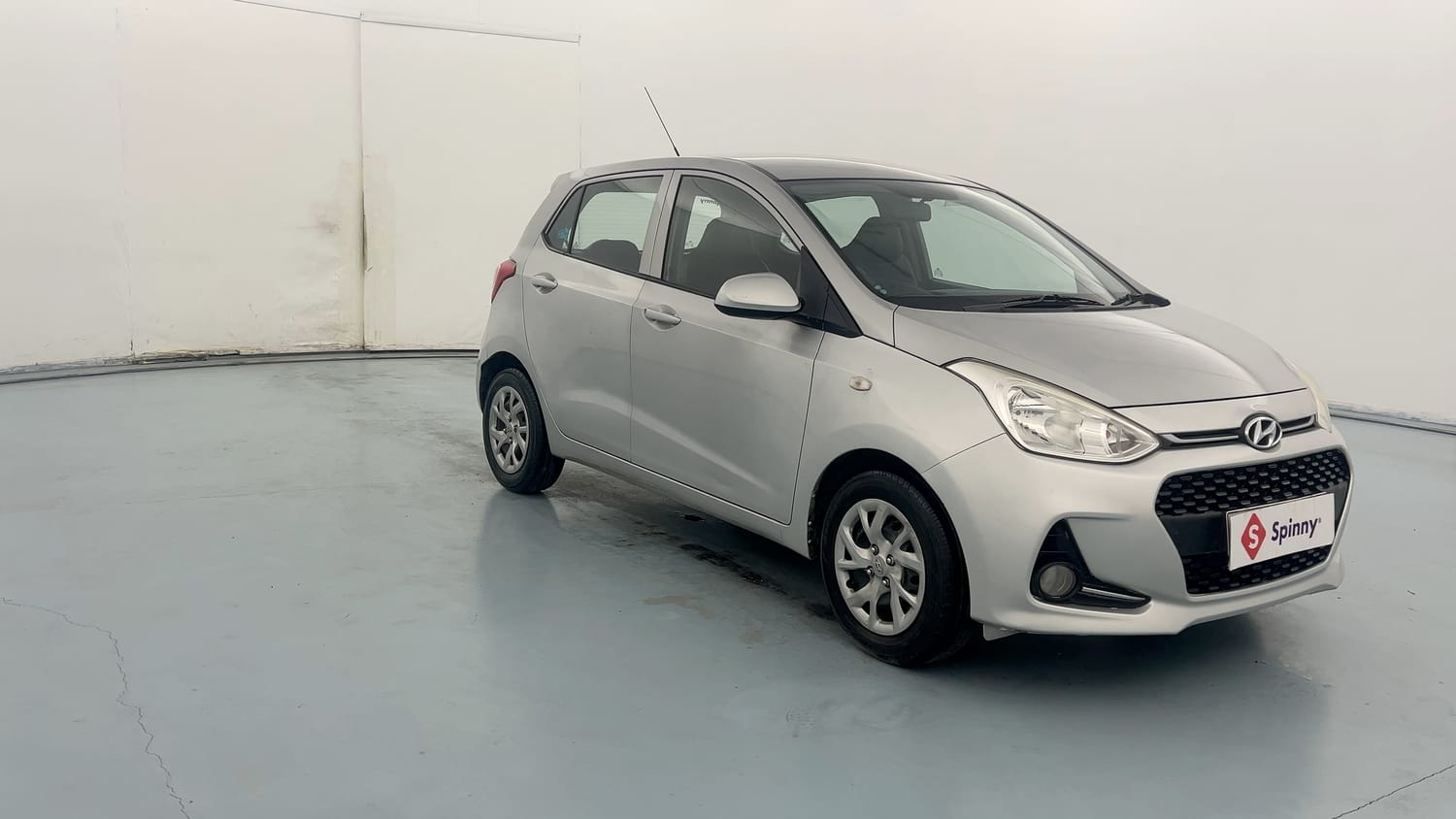 Used 2017 Hyundai Grand i10 Sportz 1.2 Kappa VTVT Petrol Manual exterior RIGHT FRONT CORNER VIEW