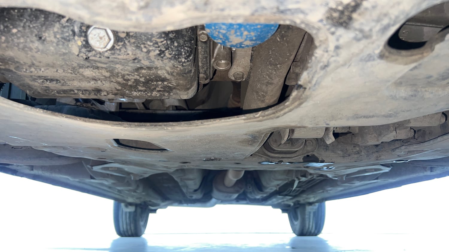 Used 2019 Hyundai Venue SX Plus 1.0 Turbo DCT Petrol Automatic extra FRONT LEFT UNDERBODY VIEW