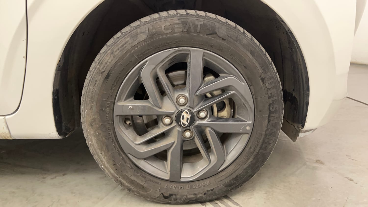 Used 2023 Hyundai Grand i10 Nios Sportz 1.2 Kappa VTVT CNG Cng Manual tyres RIGHT FRONT TYRE RIM VIEW