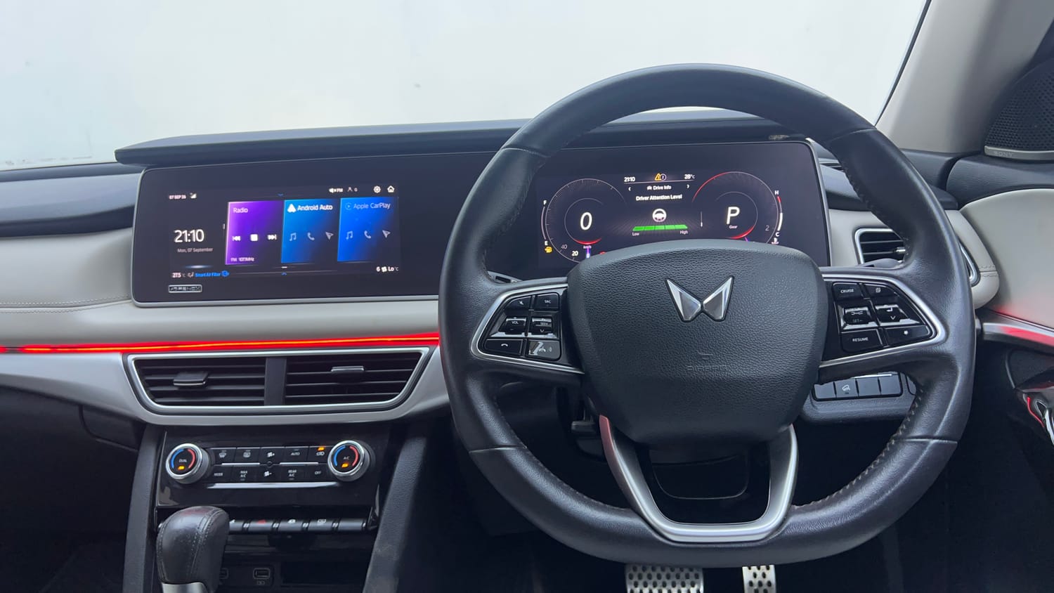 Used 2021 Mahindra XUV700 AX 7 Petrol AT Luxury Pack 7 STR Petrol Automatic interior STEERING VIEW