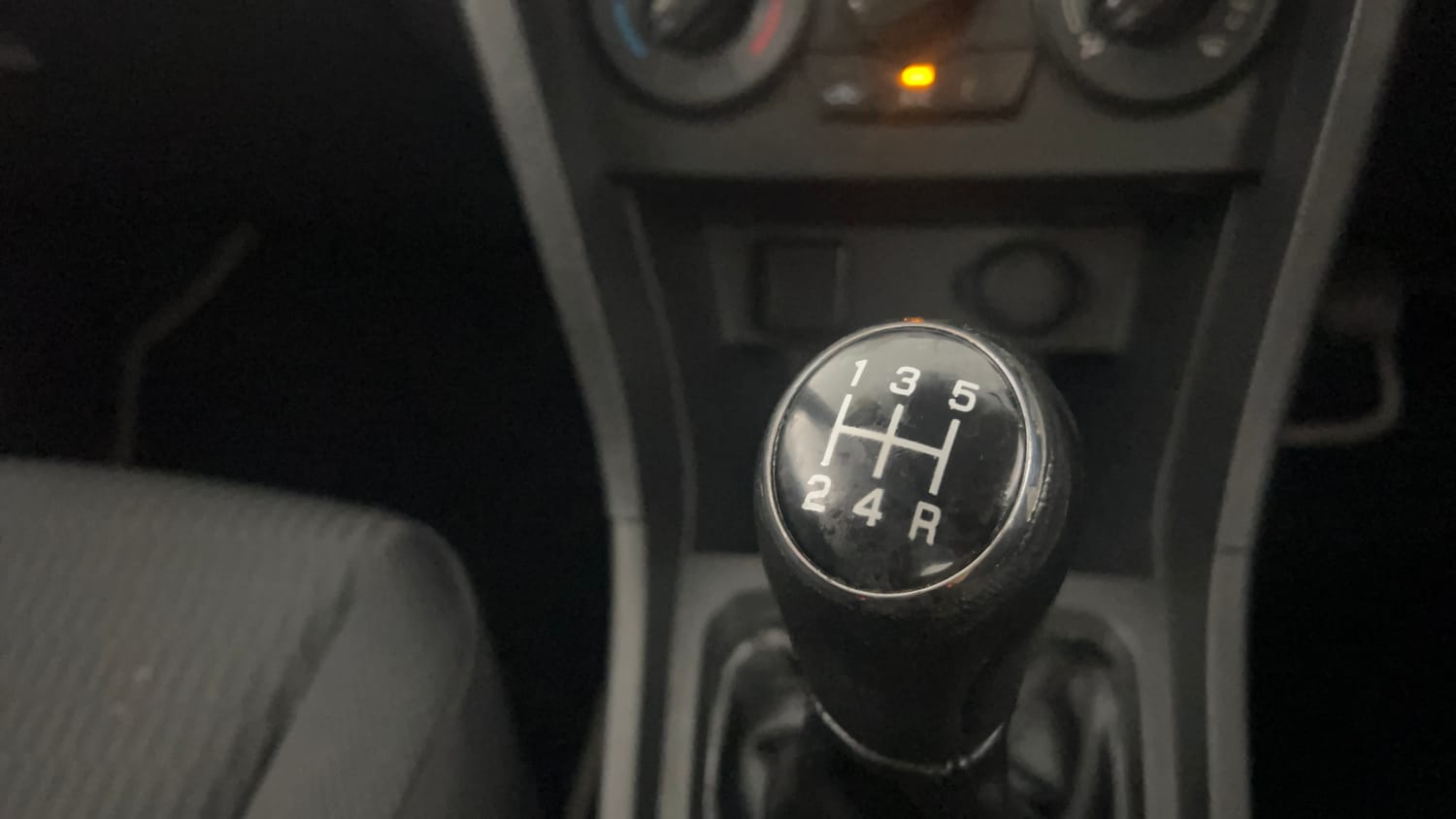 Used 2017 Maruti Suzuki Vitara Brezza LDi (O) Diesel Manual interior GEAR  KNOB VIEW