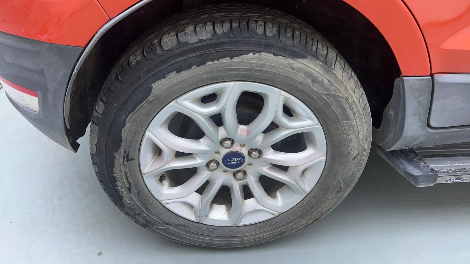 Used 2017 Ford EcoSport Titanium 1.5L TDCi Diesel Manual tyres RIGHT REAR TYRE RIM VIEW