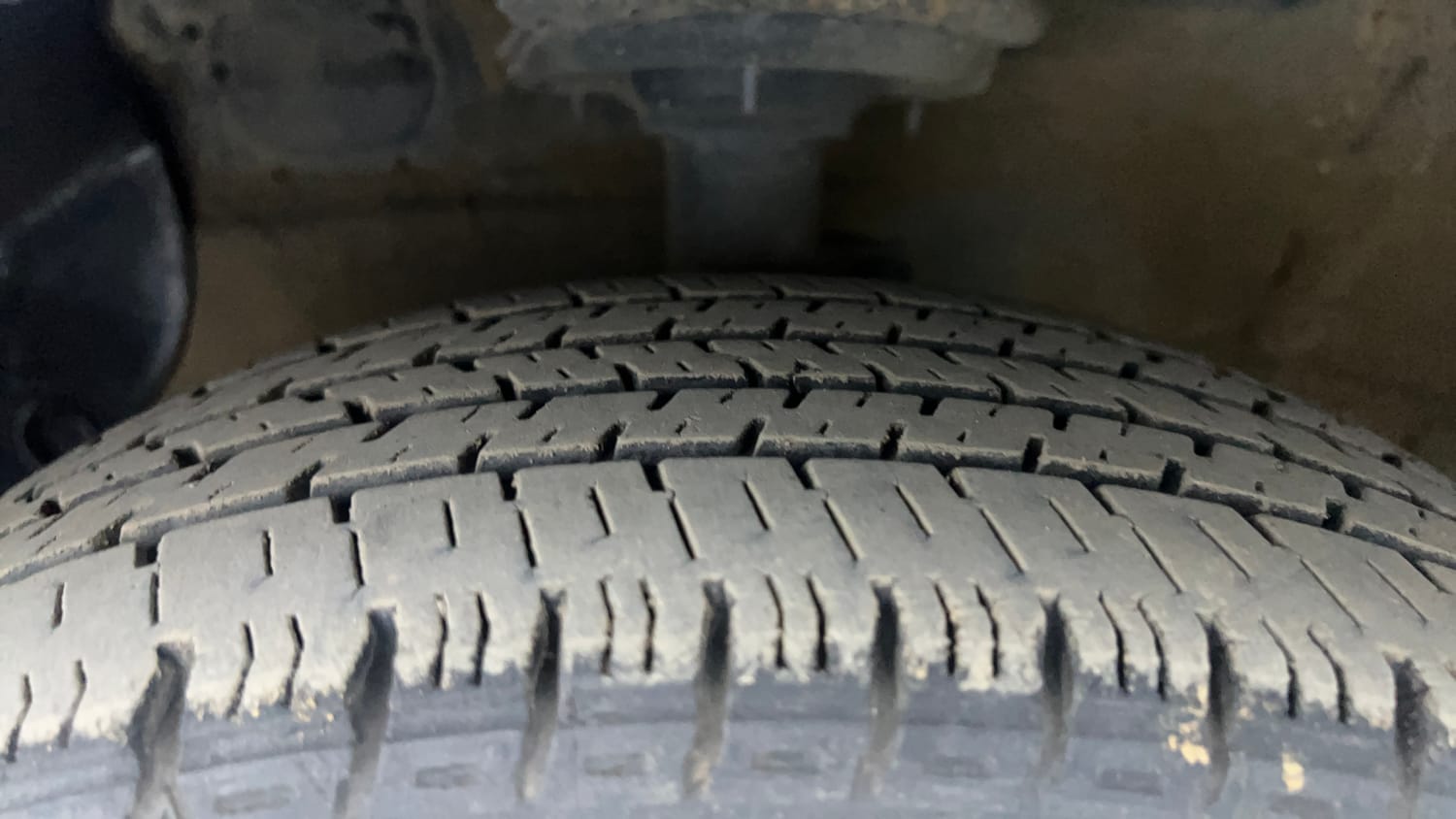 Used 2014 Hyundai Grand i10 Asta AT 1.2 Kappa VTVT Petrol Automatic tyres LEFT FRONT TYRE TREAD VIEW