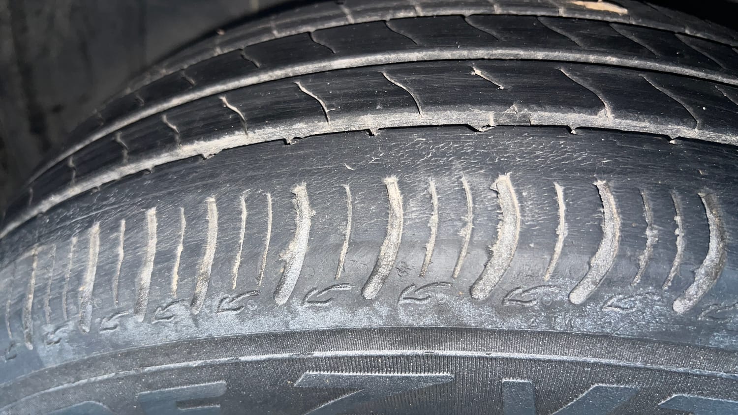 Used 2023 Maruti Suzuki Wagon R ZXI Plus 1.2 AGS Petrol Automatic tyres LEFT FRONT TYRE TREAD VIEW