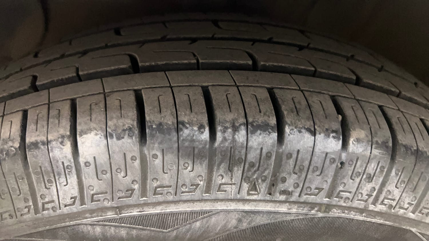 Used 2023 Hyundai Grand i10 Nios Sportz 1.2 Kappa VTVT CNG Cng Manual tyres LEFT FRONT TYRE TREAD VIEW