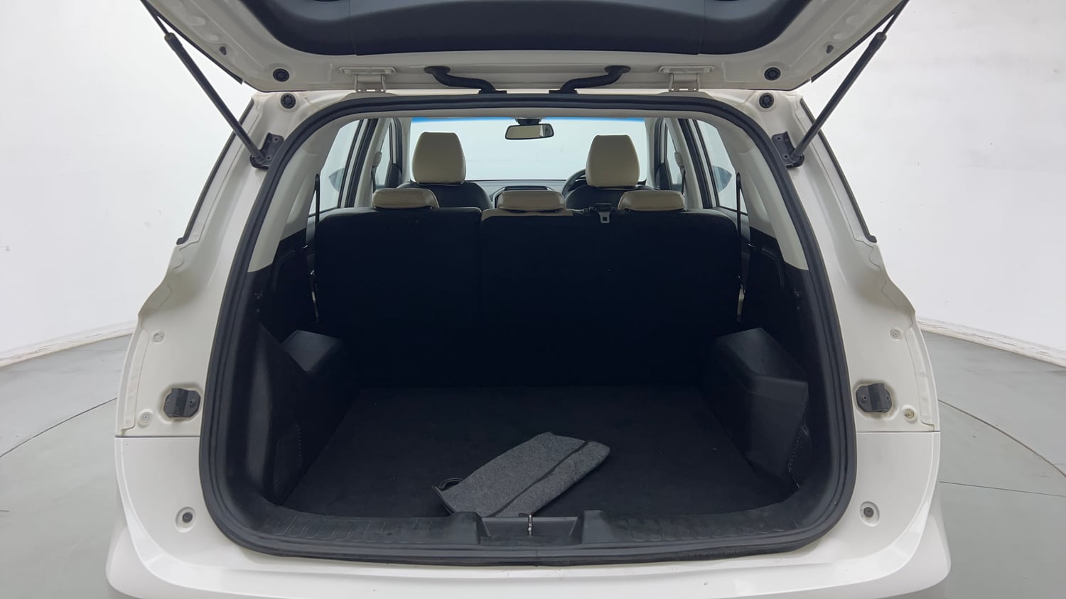 Used 2021 MG Motors Hector Super 1.5 Petrol Turbo MT Petrol Manual interior DICKY INSIDE VIEW