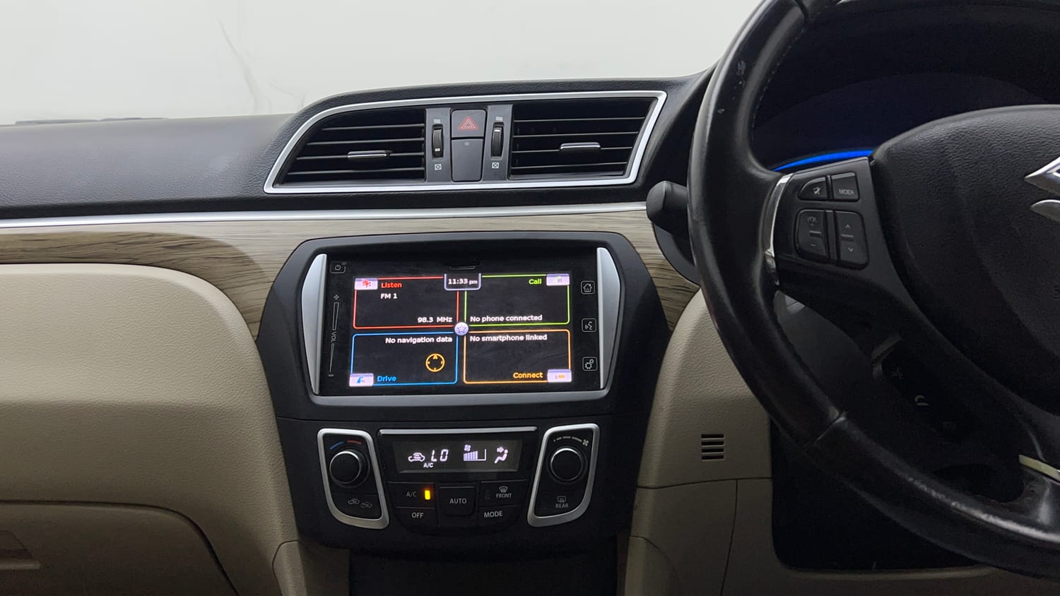 Used 2019 Maruti Suzuki Ciaz Alpha Hybrid 1.5 Petrol Manual interior MUSIC SYSTEM & AC CONTROL VIEW