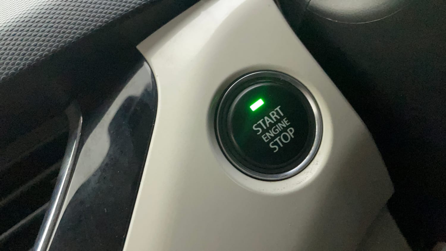 Used 2020 Tata Nexon XZ Plus Petrol Manual top_features Keyless start