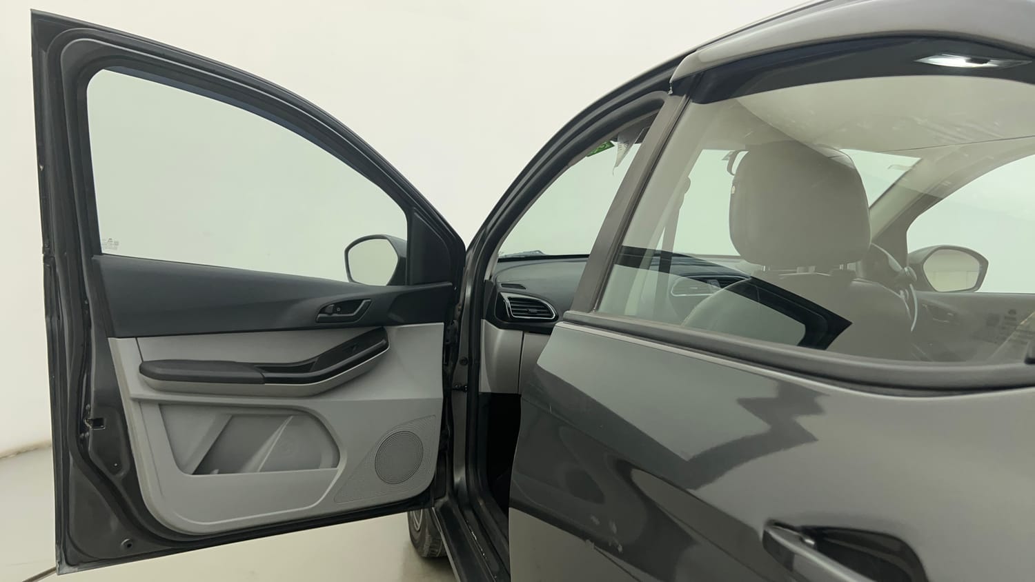 Used 2022 Tata Tiago XT CNG Cng Manual interior LEFT FRONT DOOR OPEN VIEW