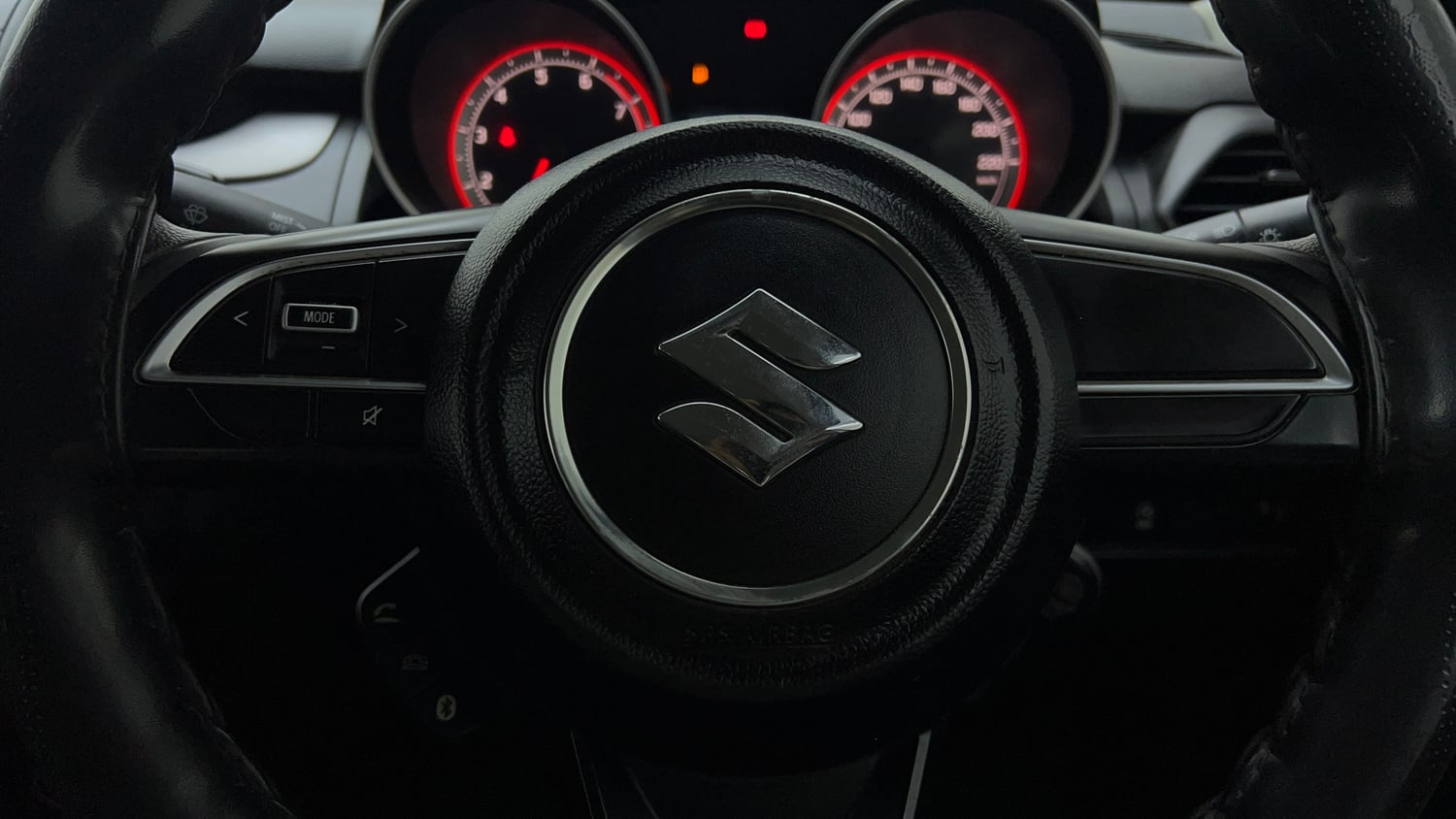Used 2021 Maruti Suzuki Swift VXi Petrol Manual top_features Steering mounted controls