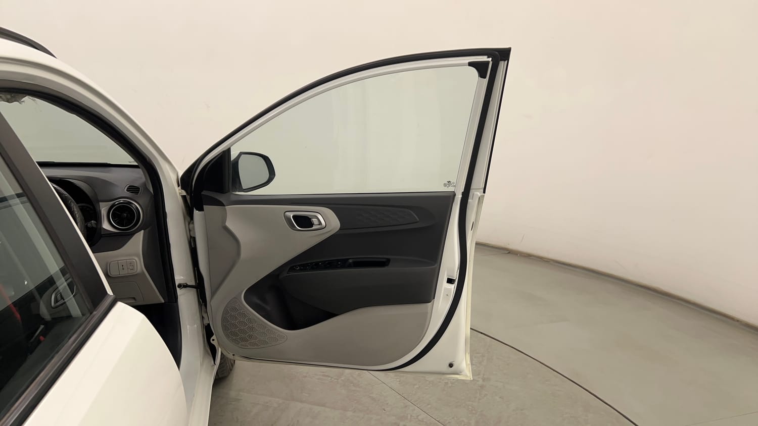 Used 2023 Hyundai Grand i10 Nios Sportz 1.2 Kappa VTVT CNG Cng Manual interior RIGHT FRONT DOOR OPEN VIEW