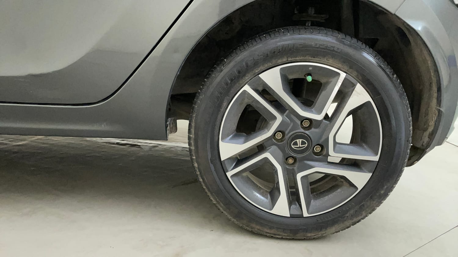 Used 2021 Tata Tiago XZ Plus Petrol Manual tyres LEFT REAR TYRE RIM VIEW
