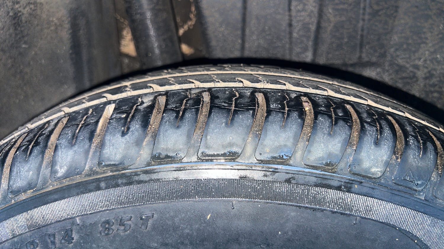 Used 2018 Maruti Suzuki Dzire VXi Petrol Manual tyres RIGHT REAR TYRE TREAD VIEW
