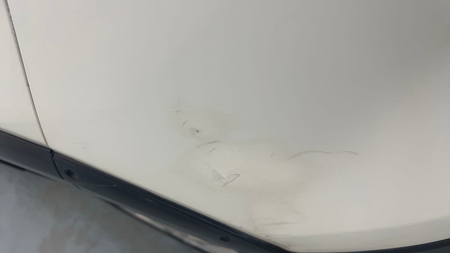 Used 2017 Maruti Suzuki Vitara Brezza LDi (O) Diesel Manual dents MINOR DENT