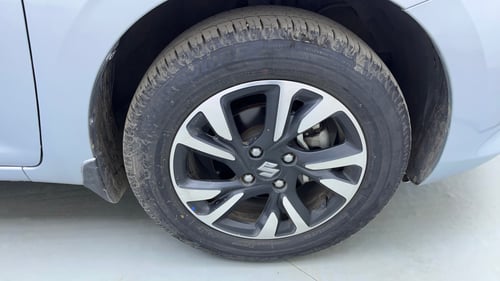 Used 2024 Maruti Suzuki Swift ZXi Plus AMT Petrol Automatic tyres RIGHT FRONT TYRE RIM VIEW