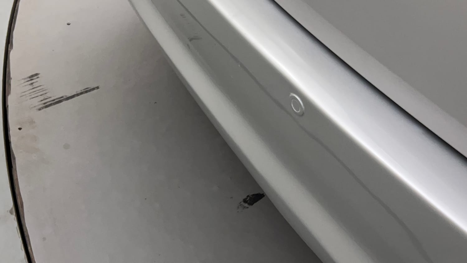 Used 2017 Maruti Suzuki Ertiga VXI AT Petrol Automatic top_features Parking sensors