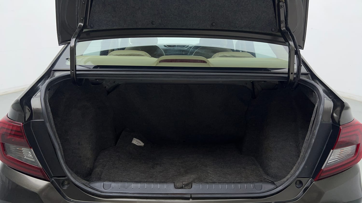 Used 2022 Honda Amaze VX CVT 1.2 Petrol Petrol Automatic interior DICKY INSIDE VIEW