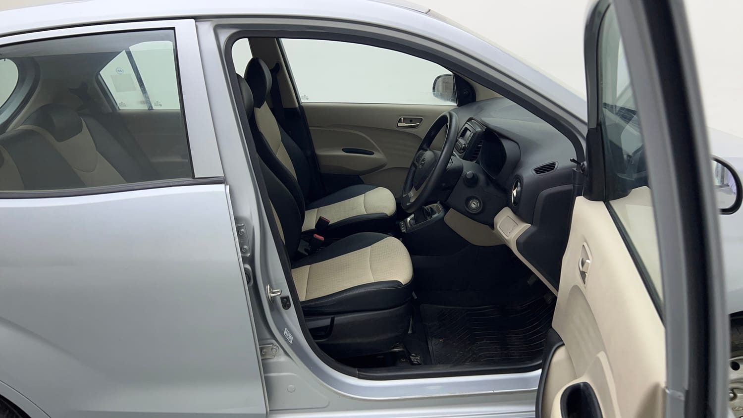 Used 2019 Hyundai Santro Magna Petrol Manual interior RIGHT SIDE FRONT DOOR CABIN VIEW