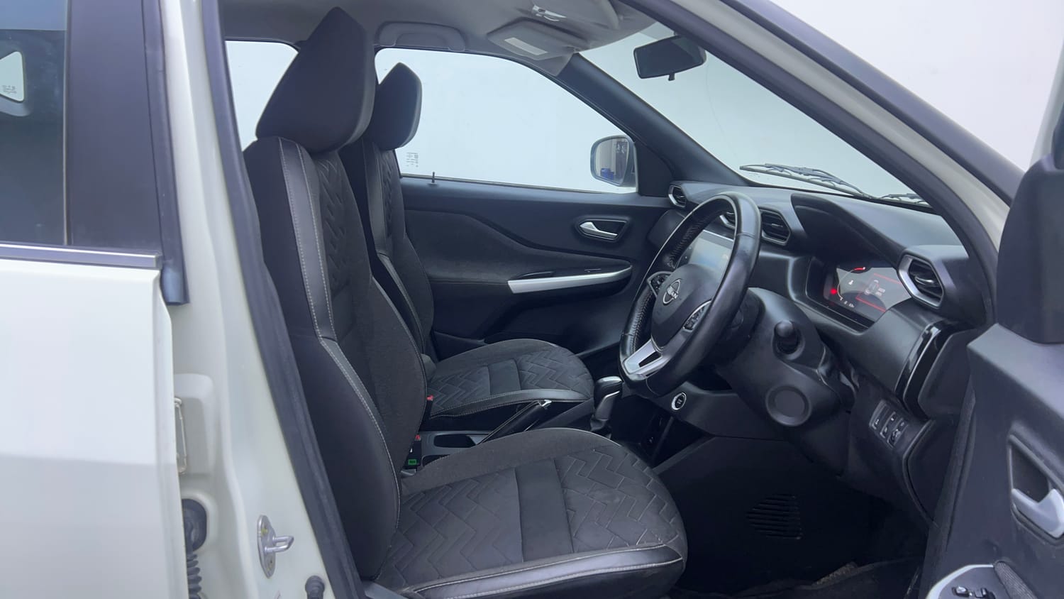 Used 2021 Nissan Magnite XV Premium Turbo CVT Petrol Automatic interior RIGHT SIDE FRONT DOOR CABIN VIEW