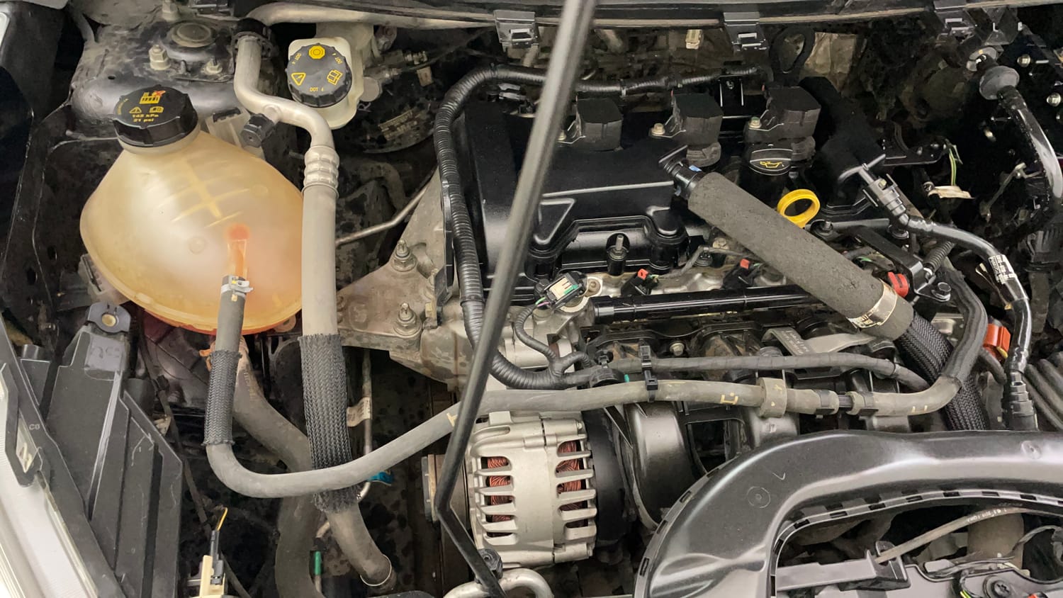 Used 2019 Ford Freestyle Titanium 1.2 Ti-VCT Petrol Manual engine ENGINE RIGHT SIDE VIEW