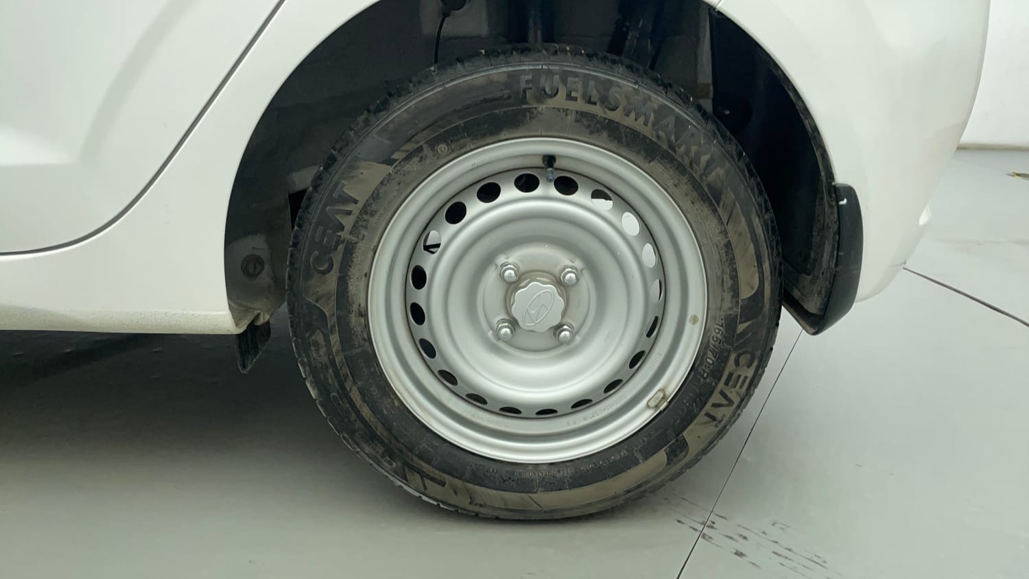 Used 2024 Hyundai Grand i10 Nios Era 1.2 Kappa Petrol Manual tyres LEFT REAR TYRE RIM VIEW