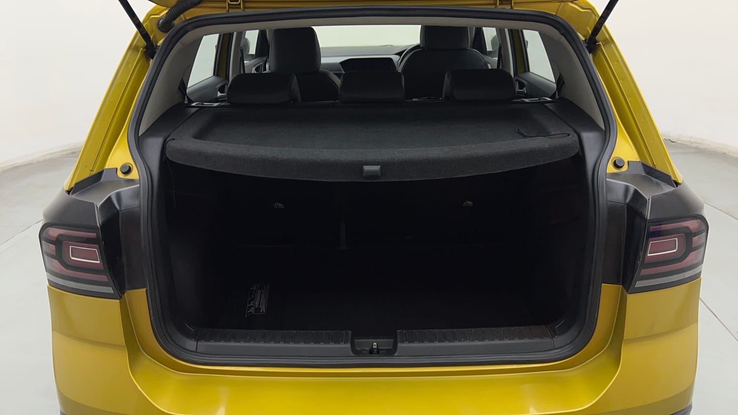 Used 2022 Volkswagen Taigun Topline 1.0 TSI AT Petrol Automatic interior DICKY INSIDE VIEW