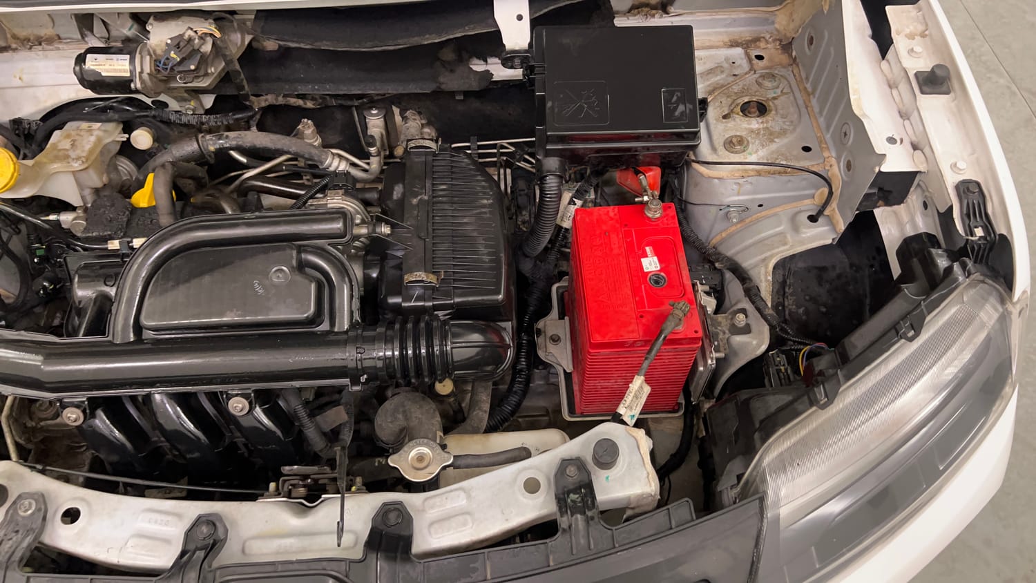 Used 2020 Renault Kwid RXL Petrol Manual engine ENGINE LEFT SIDE VIEW